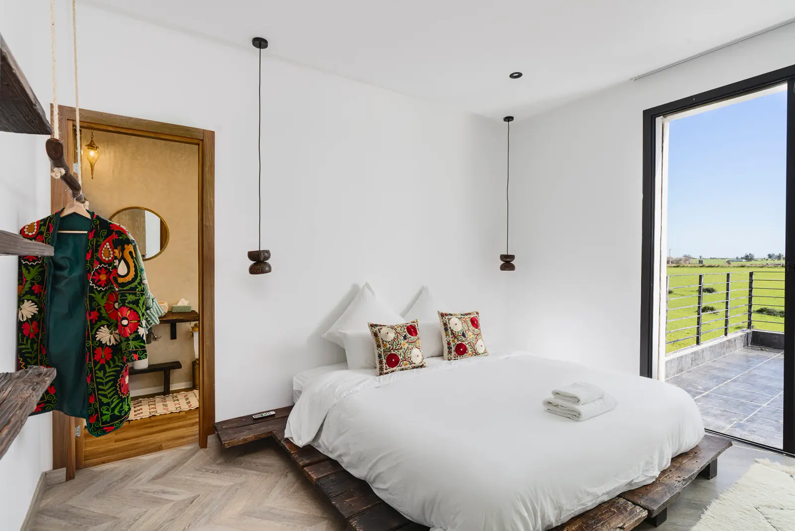 Tricky Tales — DSC02807+HDR-Edit