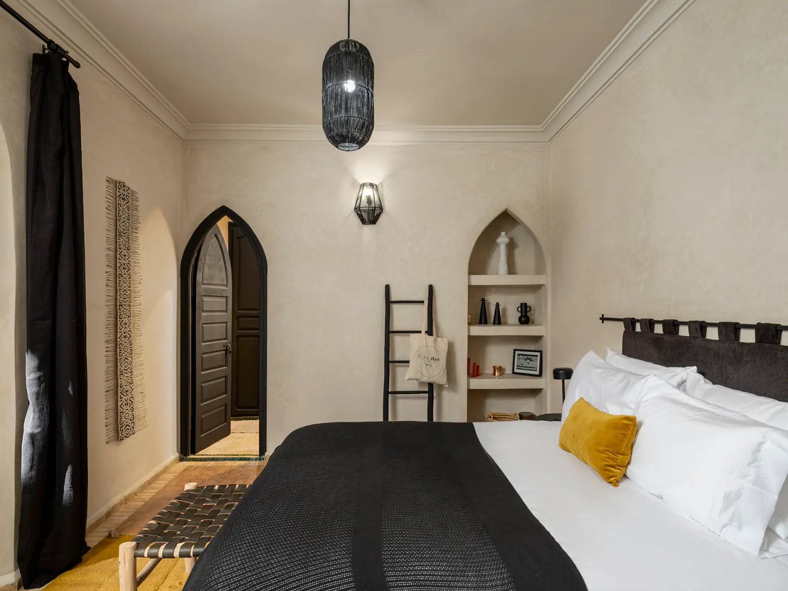 Tricky Tales — DSCF4488+HDR-Edit